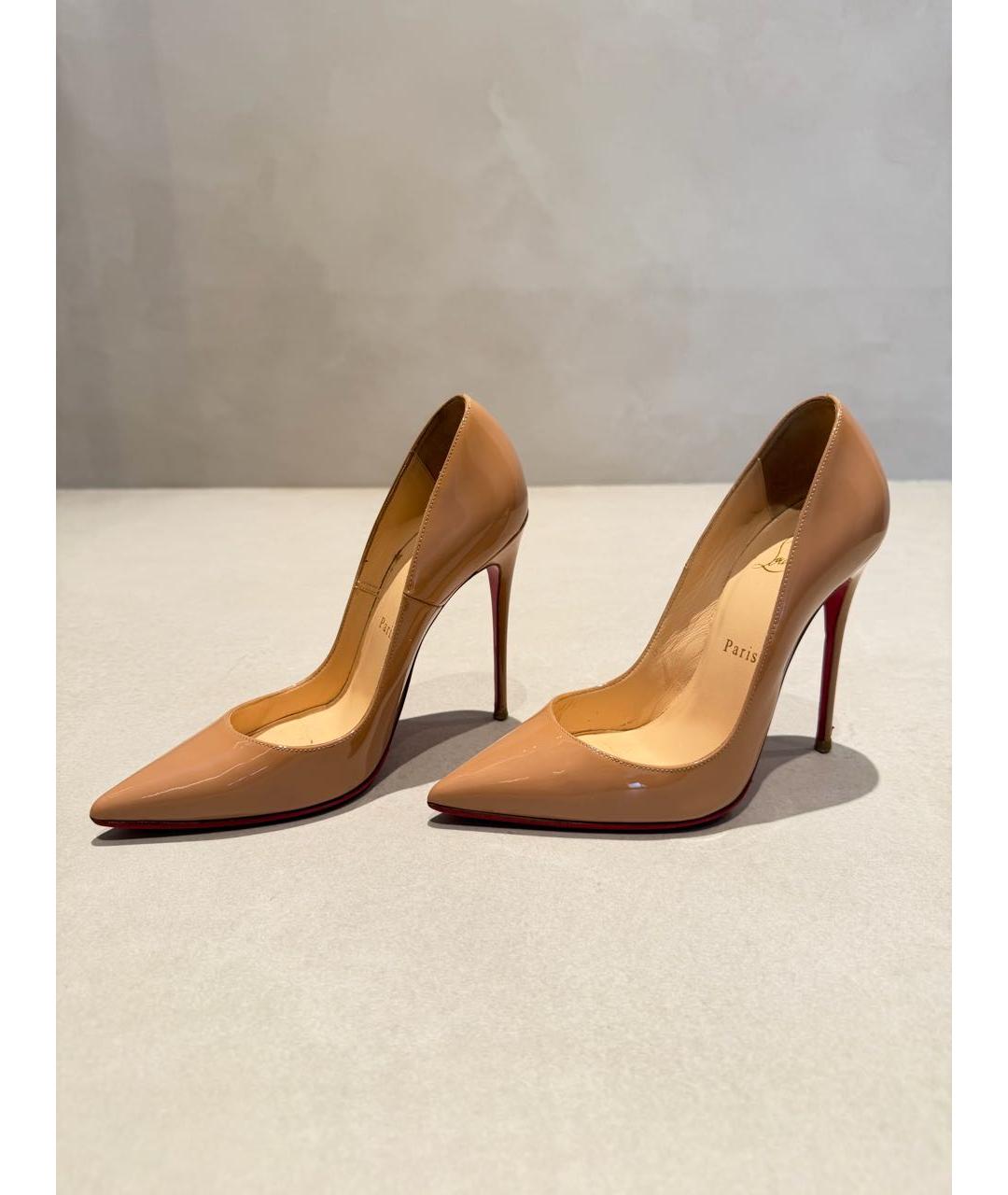 CHRISTIAN LOUBOUTIN Бежевые туфли из лакированной кожи, фото 8