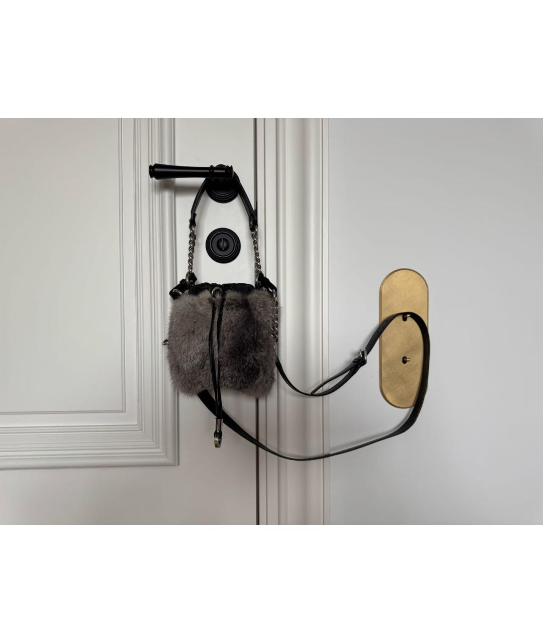 JIMMY CHOO Серая меховая сумка с короткими ручками, фото 6