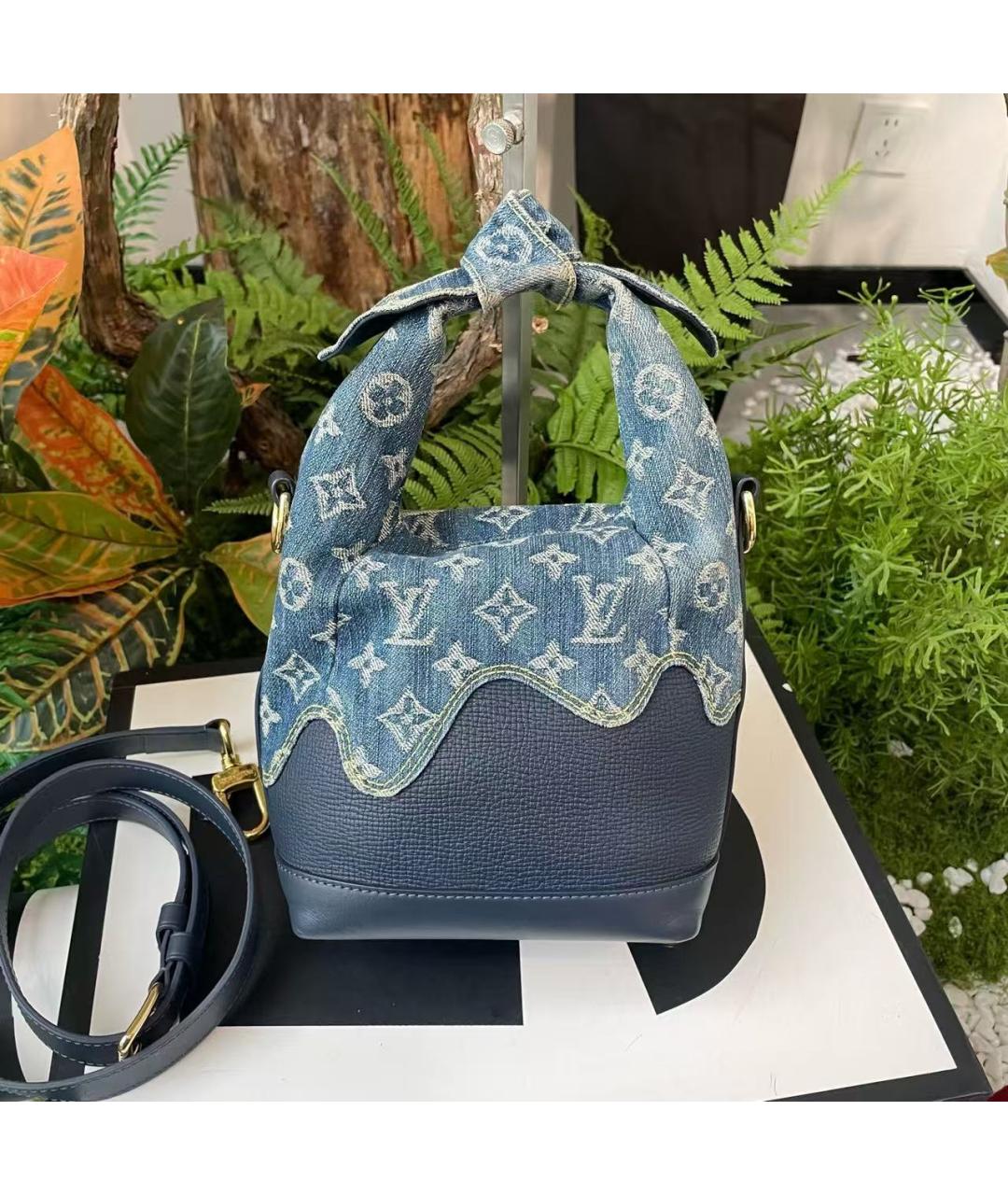 LOUIS VUITTON Голубая деним сумка через плечо, фото 3