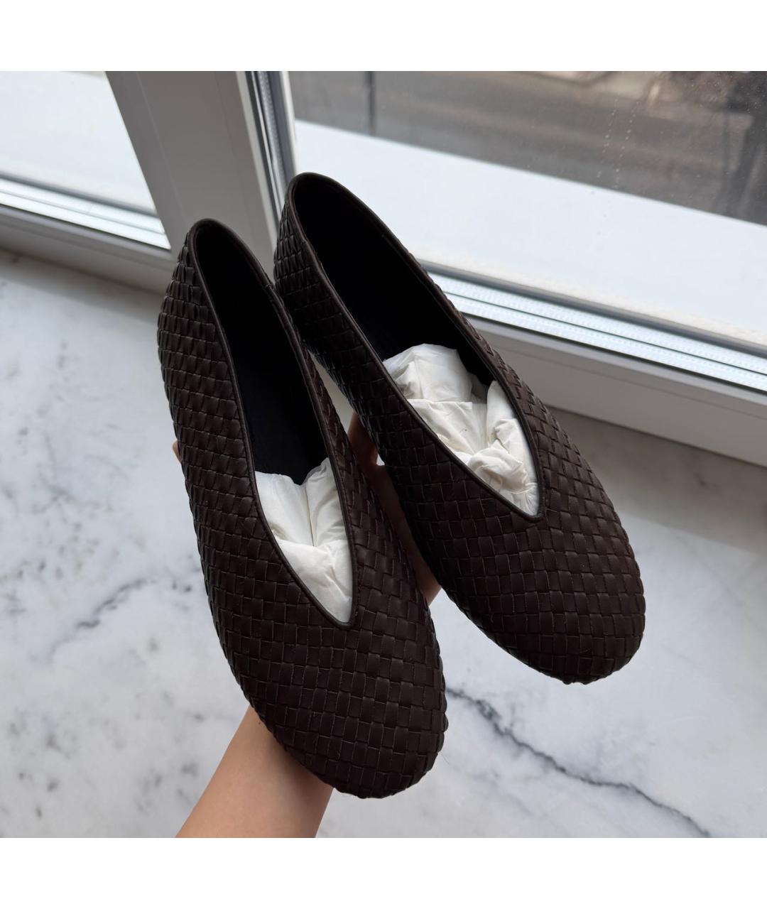BOTTEGA VENETA Коричневые кожаные балетки, фото 6