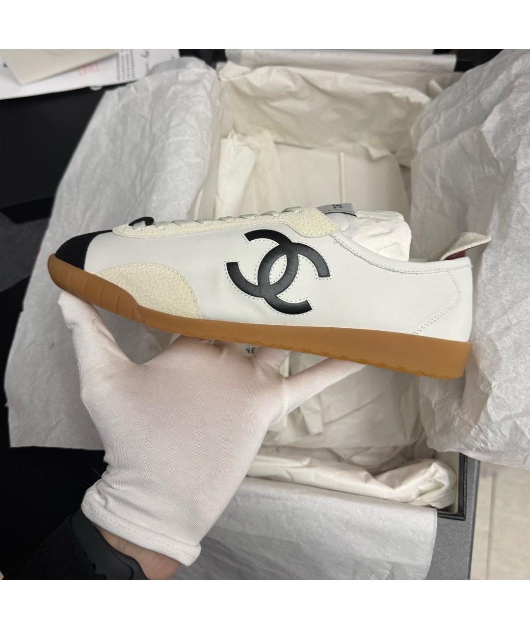 CHANEL Белые кожаные кеды, фото 3