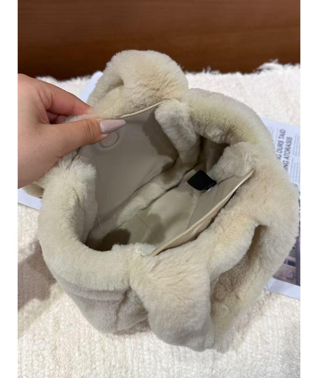 PRADA Бежевая меховая сумка с короткими ручками, фото 6