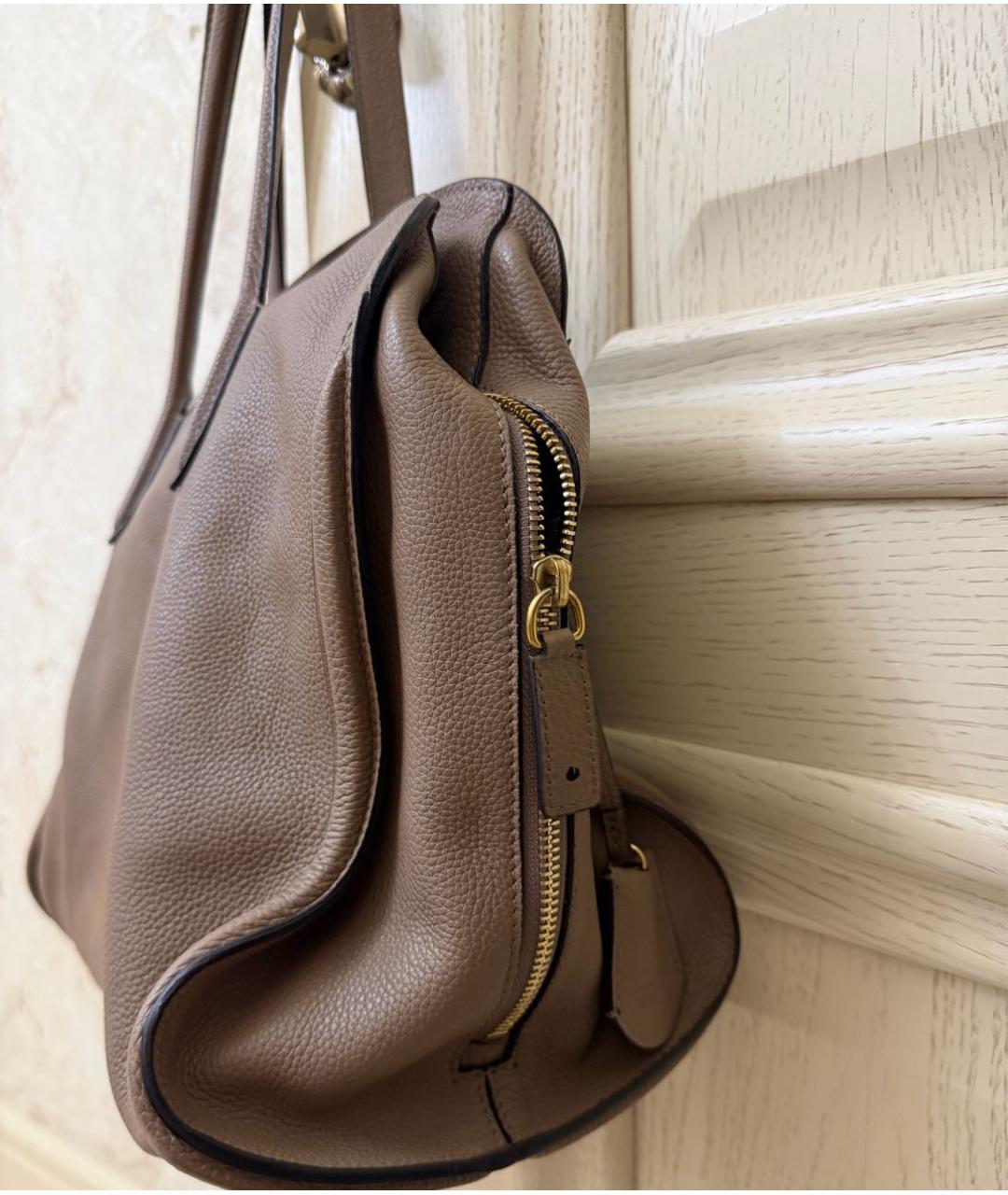 ALEXANDER MCQUEEN Бежевая кожаная сумка с короткими ручками, фото 3