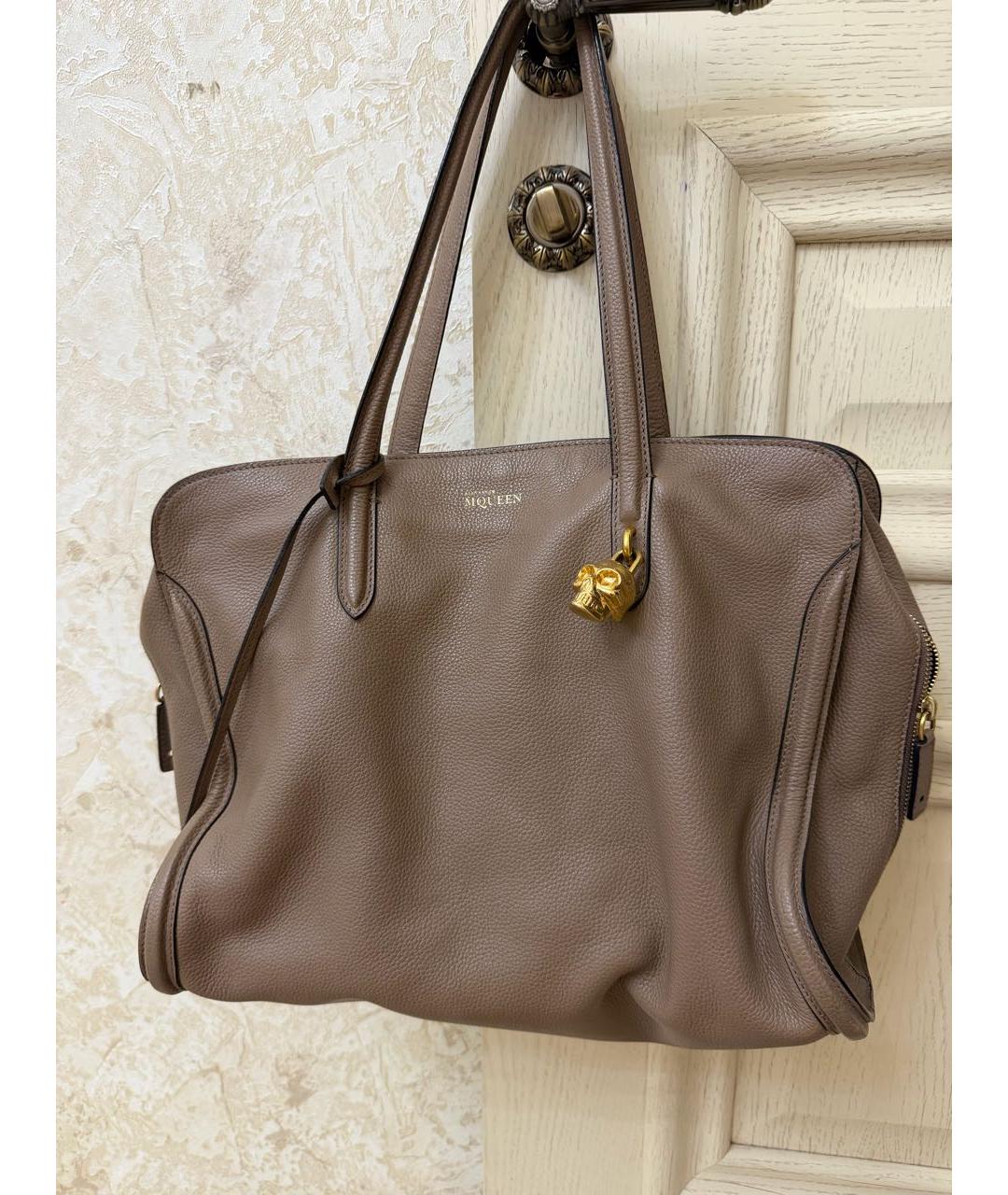 ALEXANDER MCQUEEN Бежевая кожаная сумка с короткими ручками, фото 5