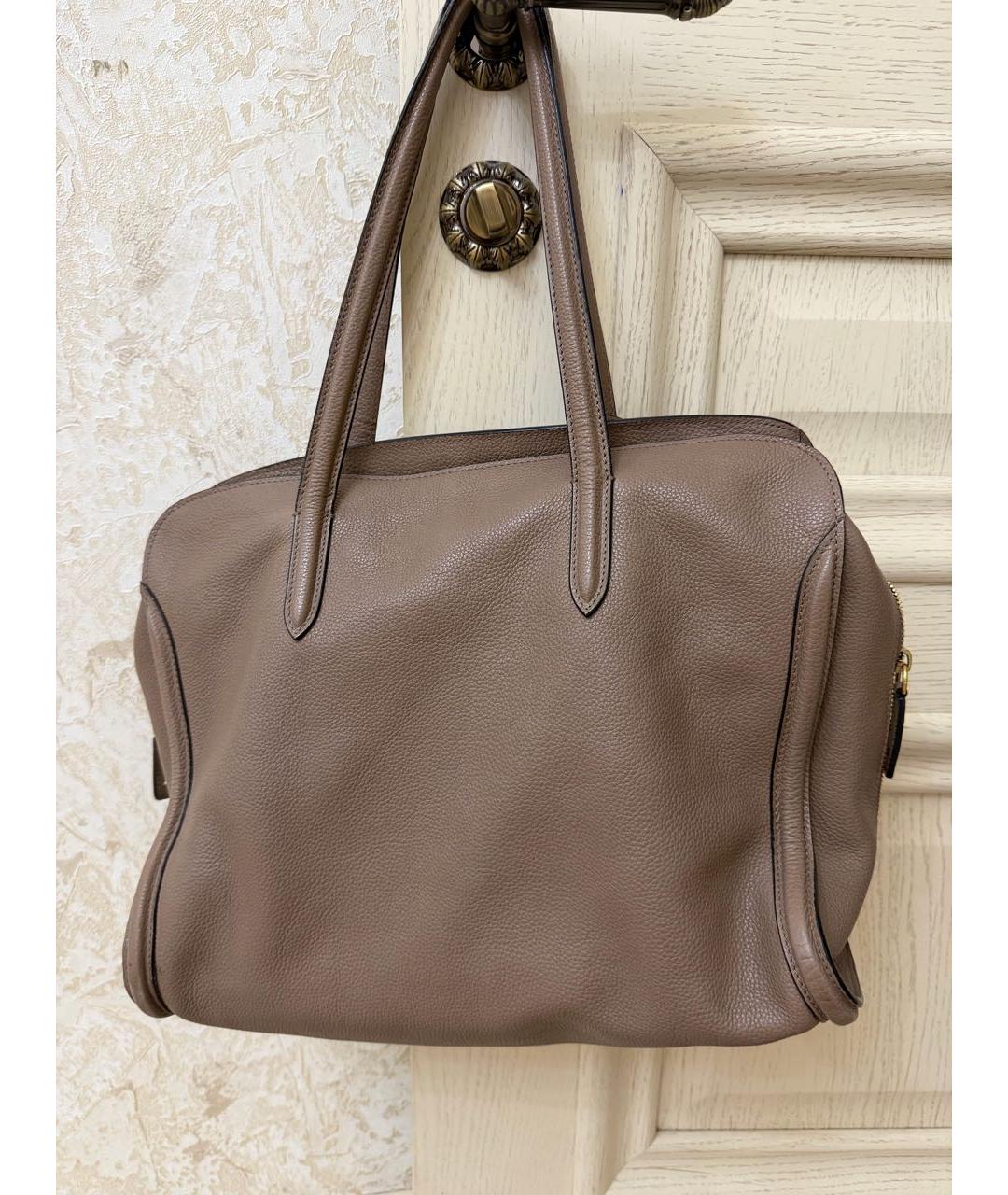 ALEXANDER MCQUEEN Бежевая кожаная сумка с короткими ручками, фото 2