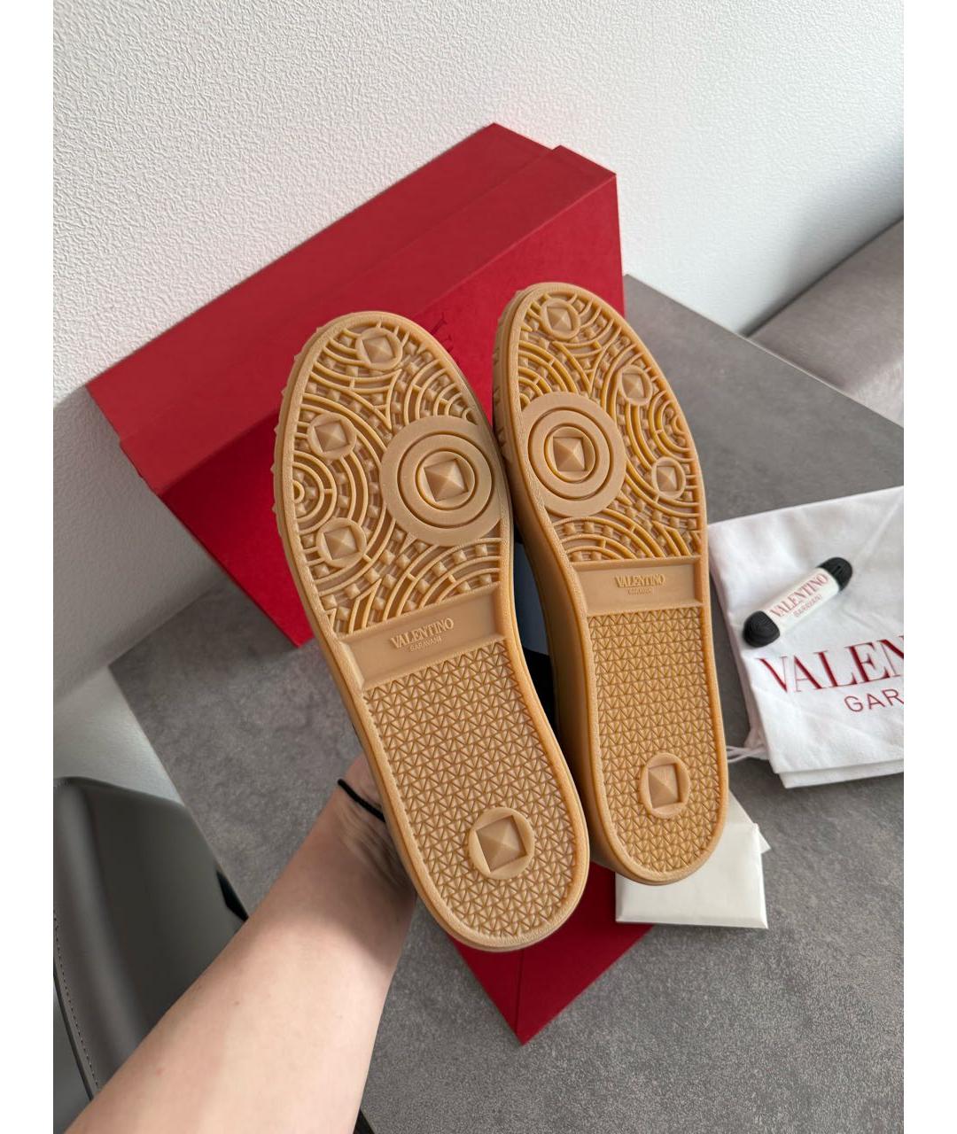 VALENTINO Темно-синие кожаные низкие кроссовки / кеды, фото 4