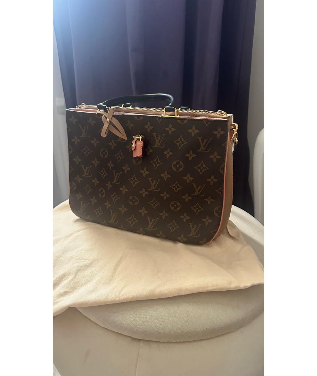 LOUIS VUITTON Коричневая кожаная сумка с короткими ручками, фото 9