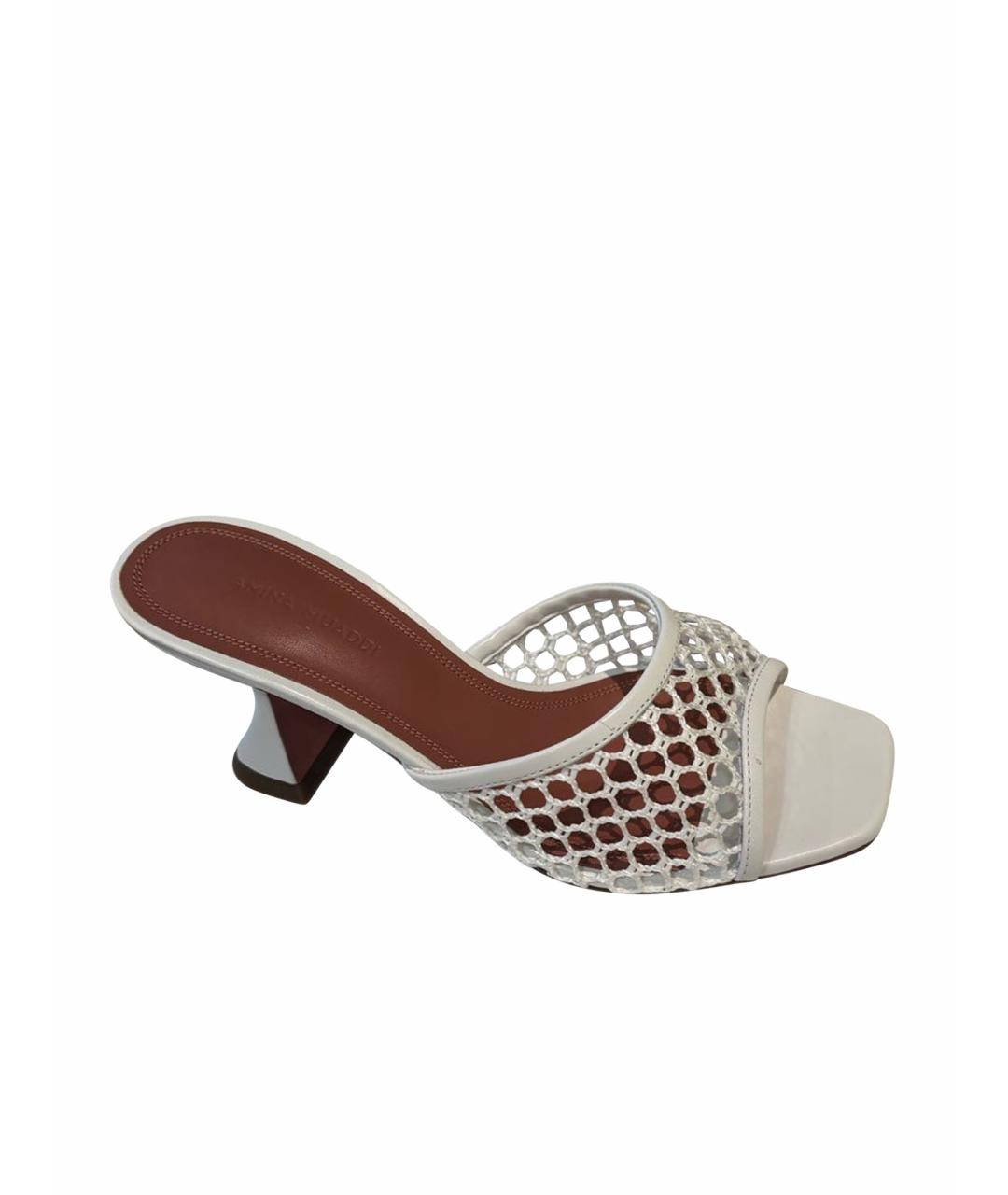 Amina Muaddi Белые кожаные мюли, фото 1