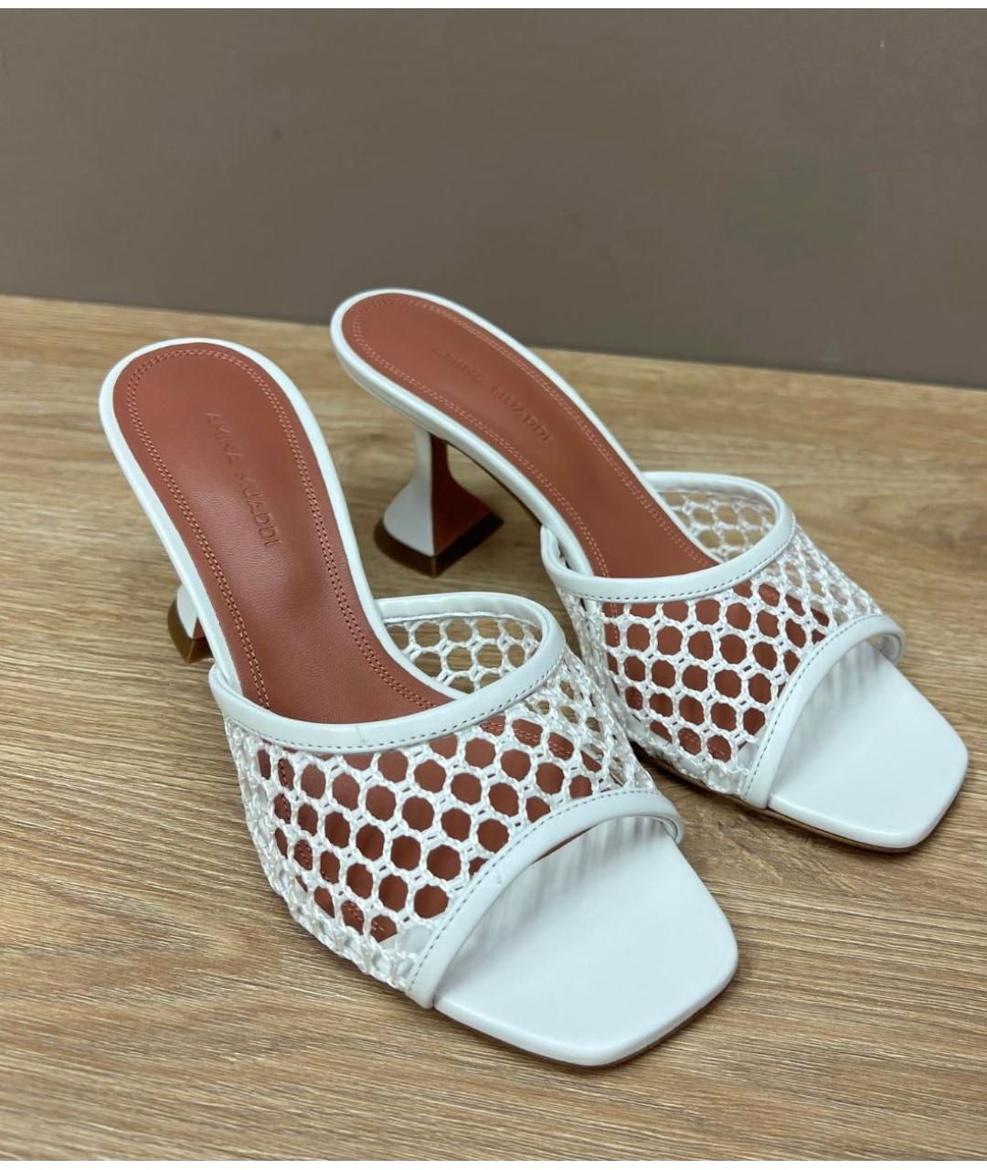 Amina Muaddi Белые кожаные мюли, фото 2