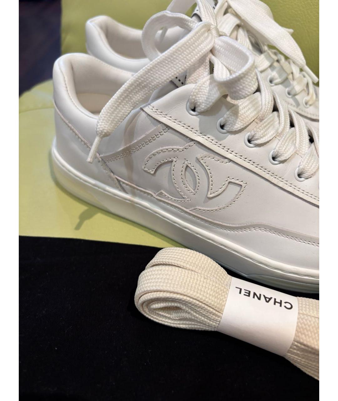 CHANEL Белые кожаные кеды, фото 2