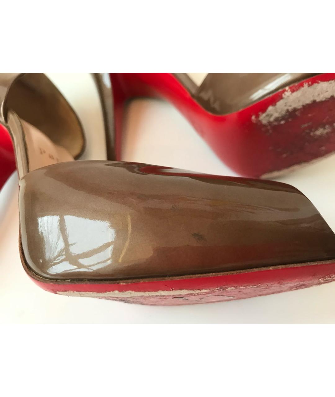 CHRISTIAN LOUBOUTIN Коричневые босоножки из лакированной кожи, фото 5