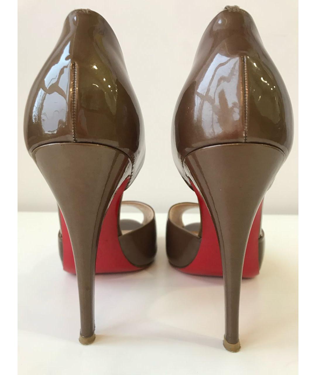 CHRISTIAN LOUBOUTIN Коричневые босоножки из лакированной кожи, фото 4