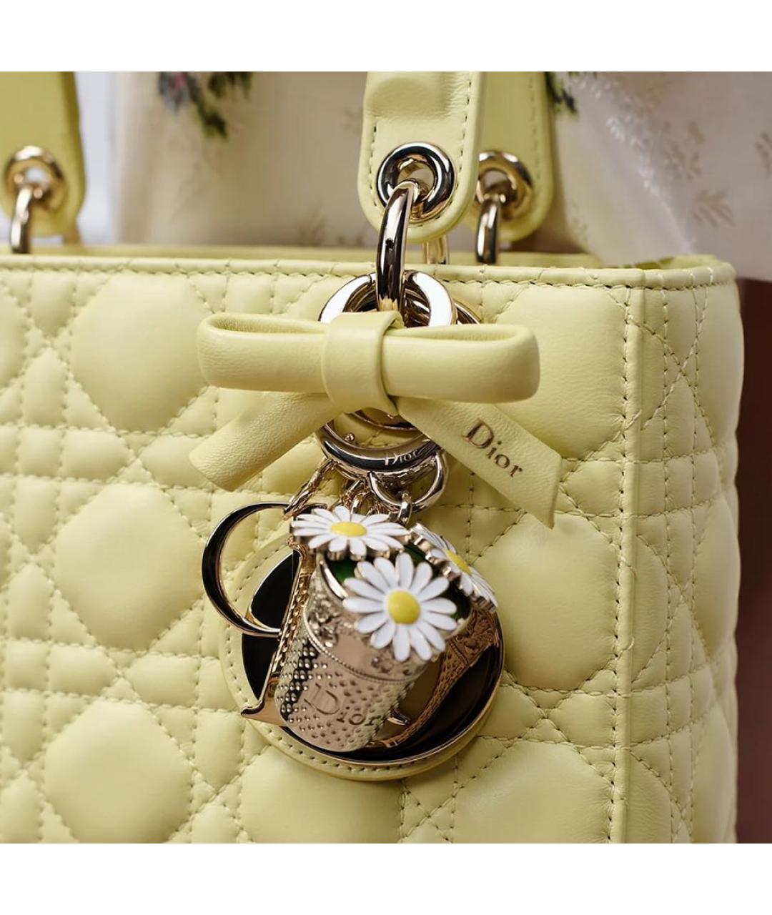 CHRISTIAN DIOR Белый брелок, фото 2