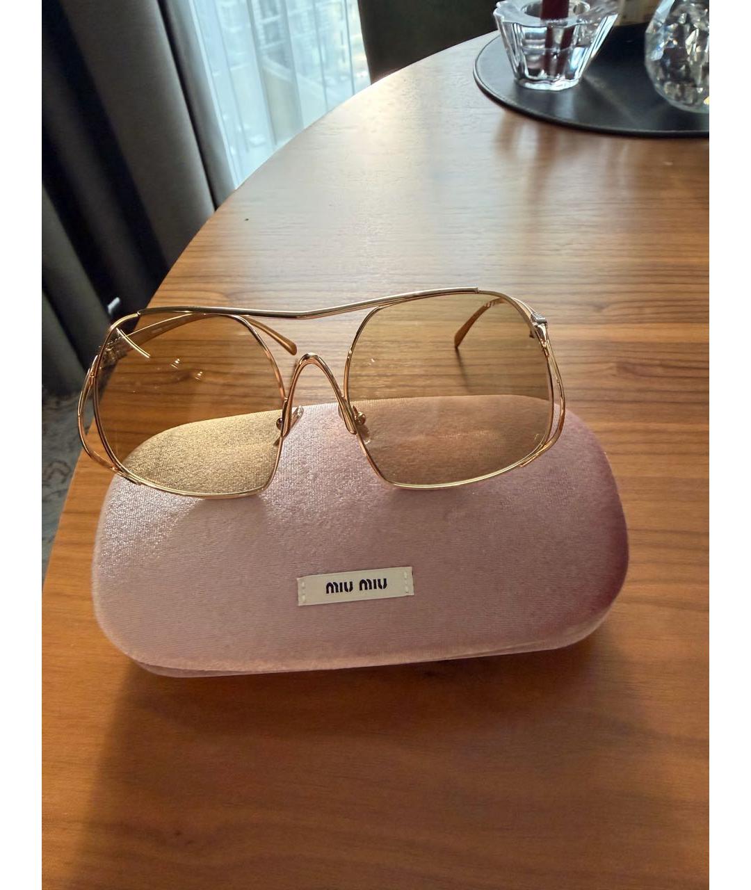 MIU MIU Золотые металлические солнцезащитные очки, фото 5