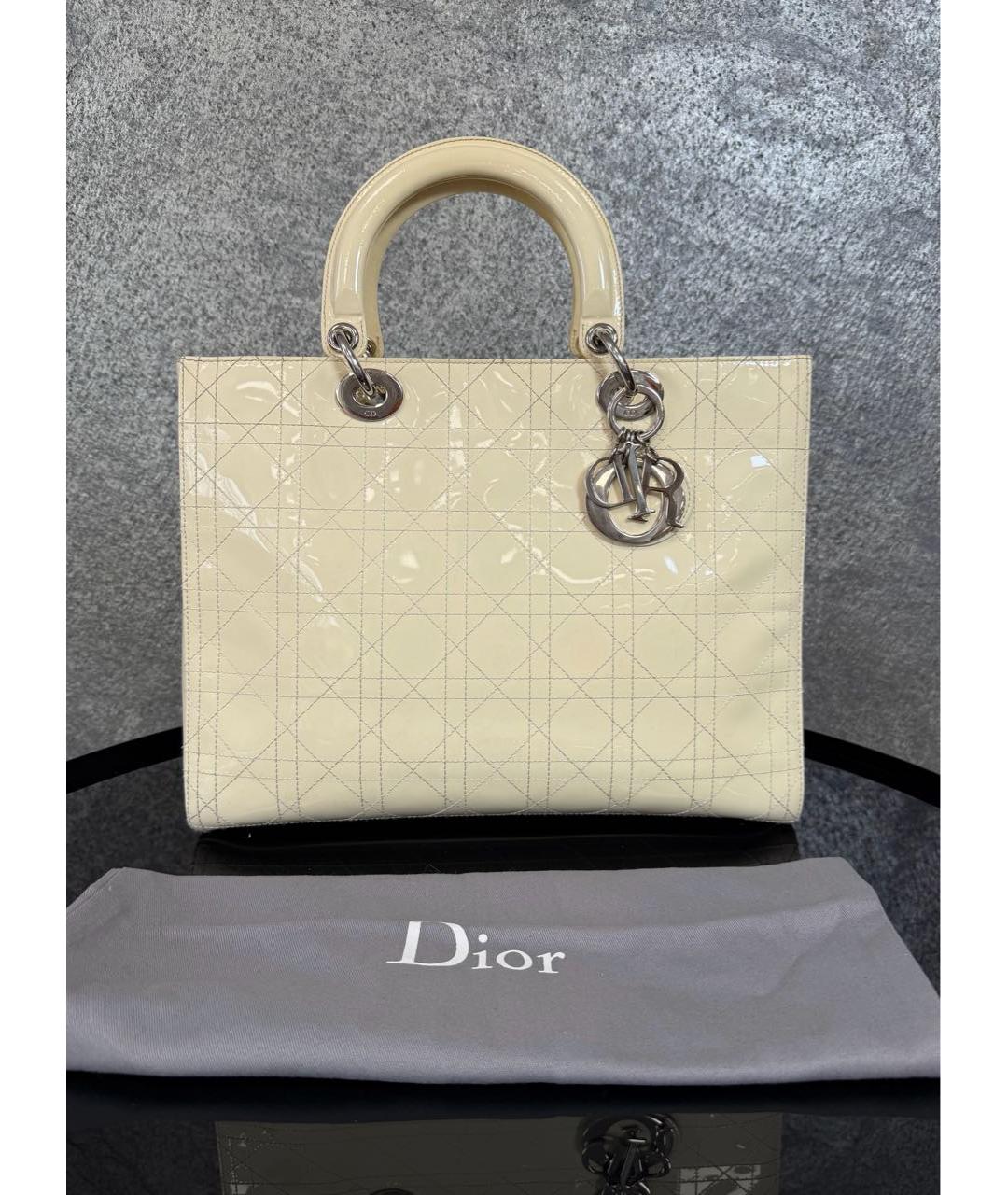 CHRISTIAN DIOR Белая сумка с короткими ручками из лакированной кожи, фото 9