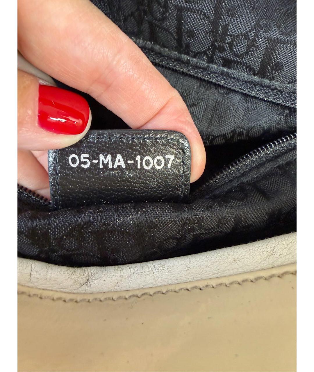 CHRISTIAN DIOR Белая сумка с короткими ручками из лакированной кожи, фото 7