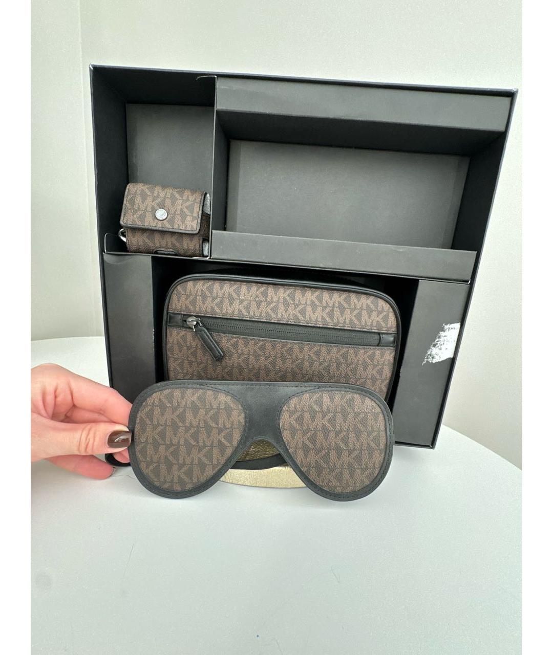 MICHAEL KORS Коричневая косметичка, фото 5