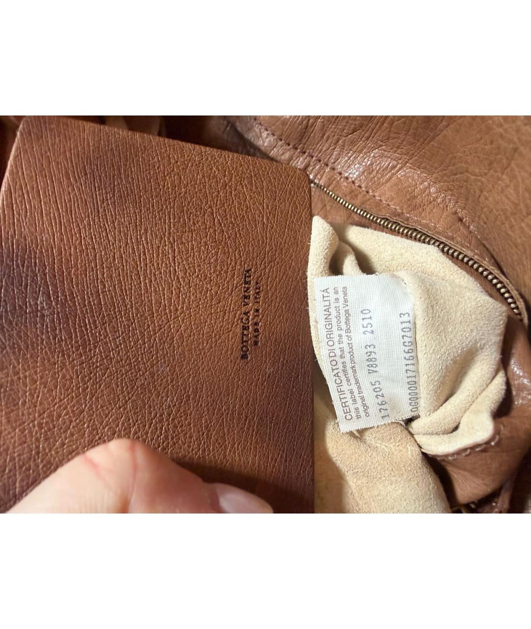 BOTTEGA VENETA Коричневая сумка с короткими ручками из экзотической кожи, фото 2