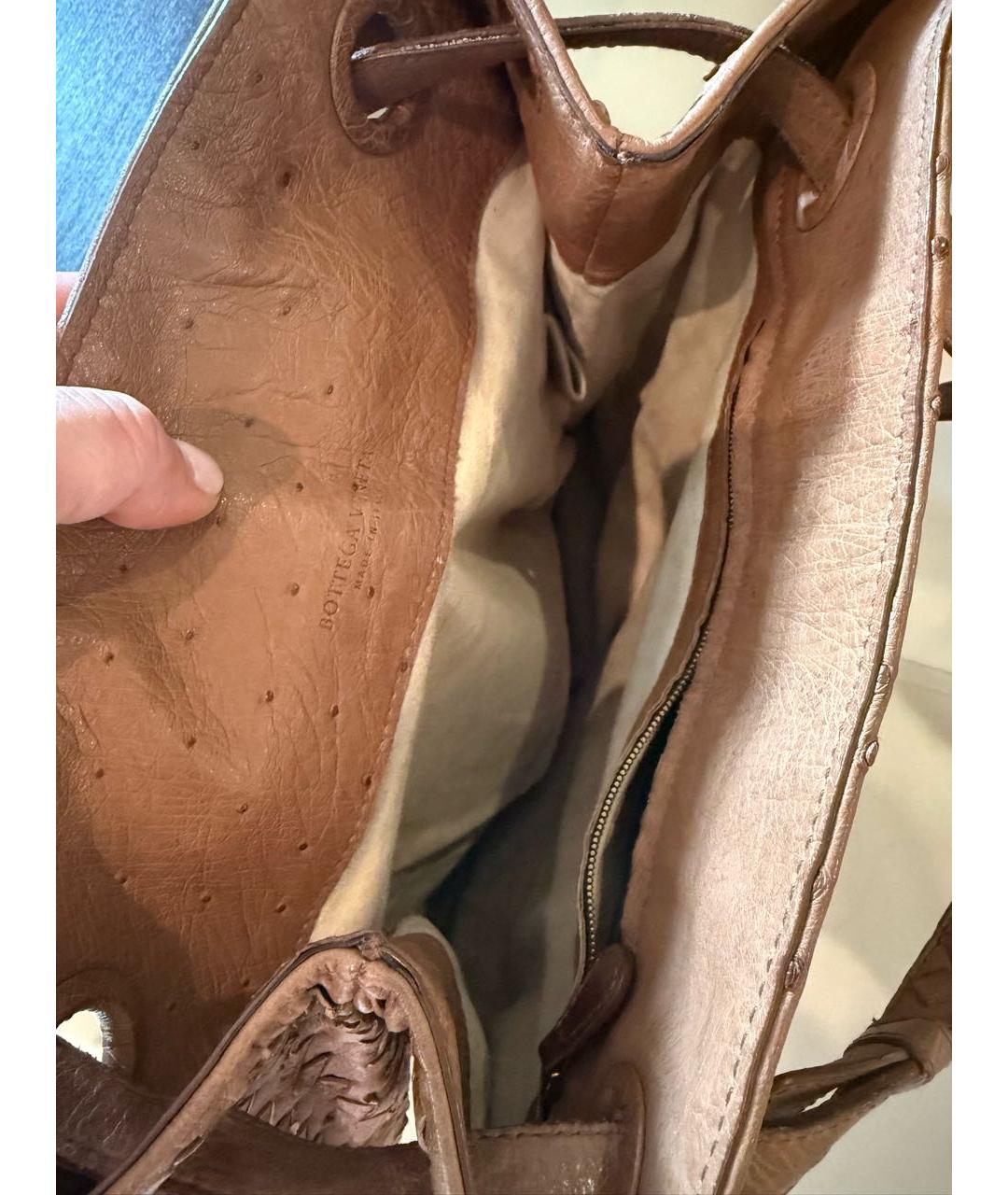 BOTTEGA VENETA Коричневая сумка с короткими ручками из экзотической кожи, фото 4