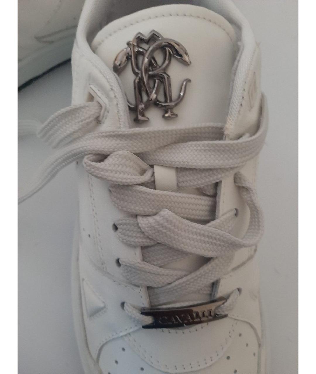 ROBERTO CAVALLI Белые кожаные низкие кроссовки / кеды, фото 5