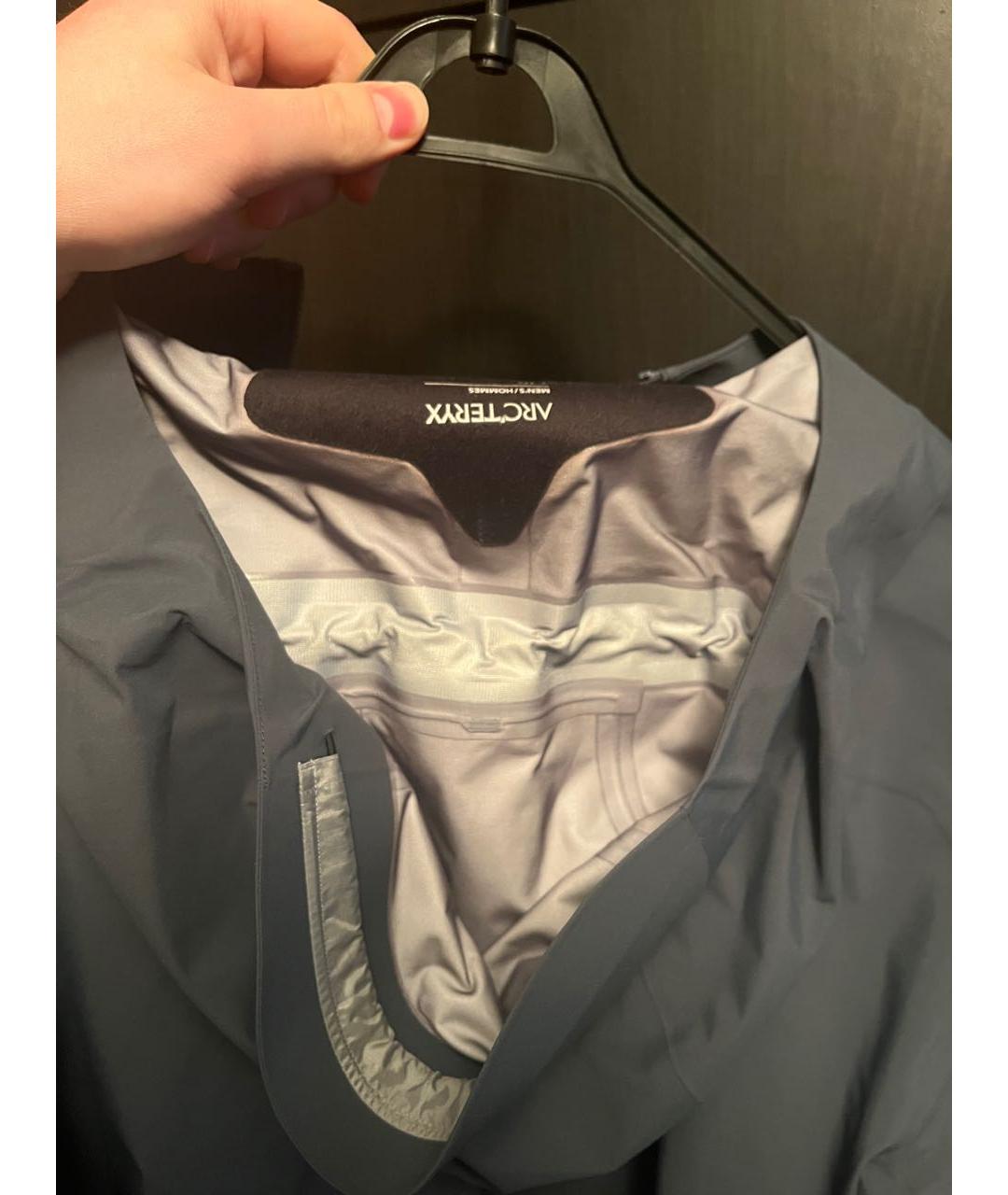 ARCTERYX Антрацитовая полиэстеровая куртка, фото 2