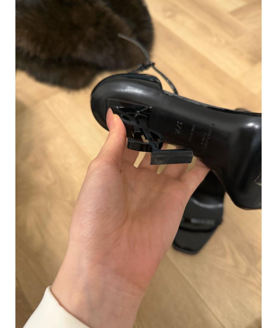 SAINT LAURENT Черные босоножки из лакированной кожи, фото 5