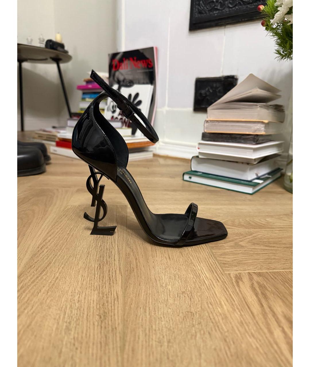 SAINT LAURENT Черные босоножки из лакированной кожи, фото 8