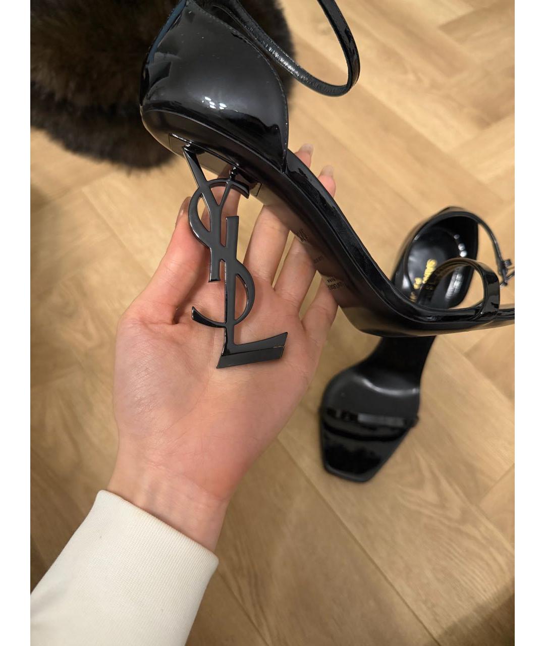 SAINT LAURENT Черные босоножки из лакированной кожи, фото 7
