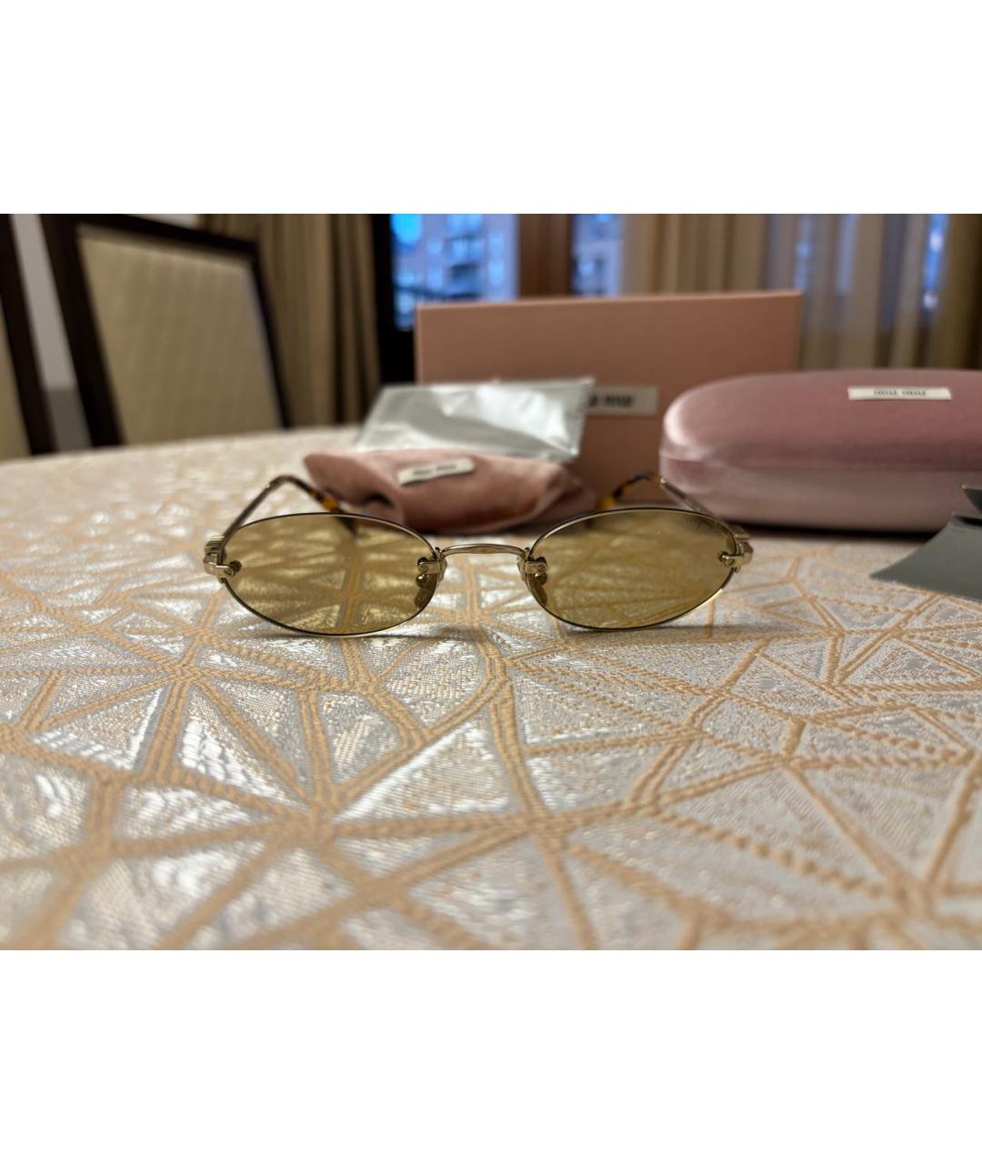 MIU MIU Желтые металлические солнцезащитные очки, фото 9