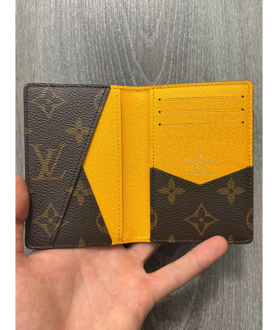 LOUIS VUITTON Коричневый кардхолдер, фото 5