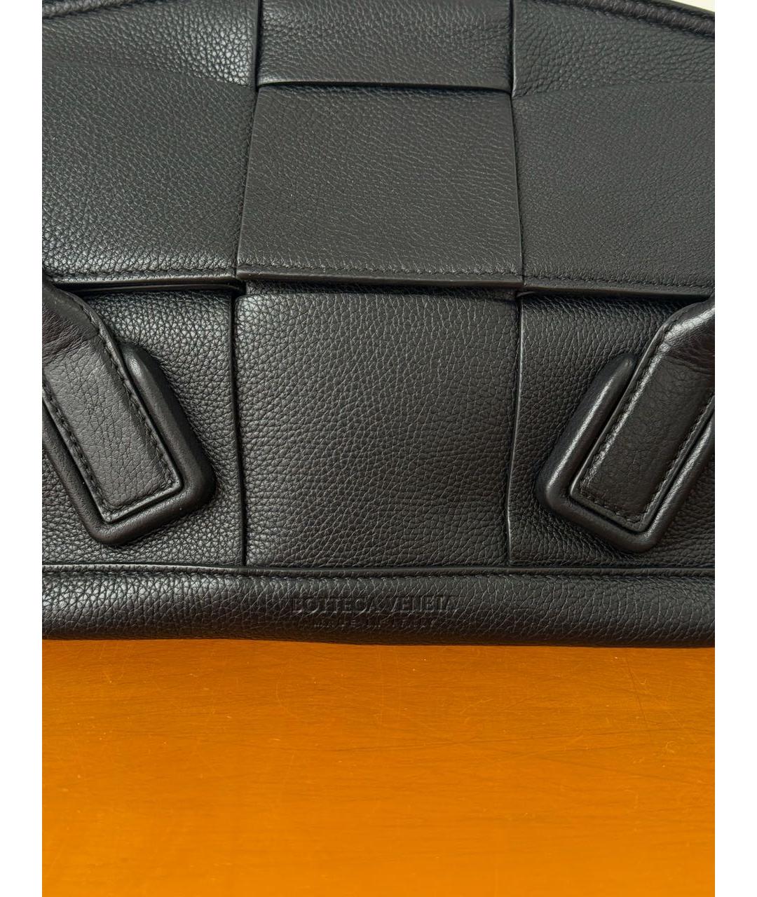 BOTTEGA VENETA Черная кожаная сумка с короткими ручками, фото 6