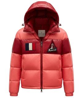 MONCLER Пуховик