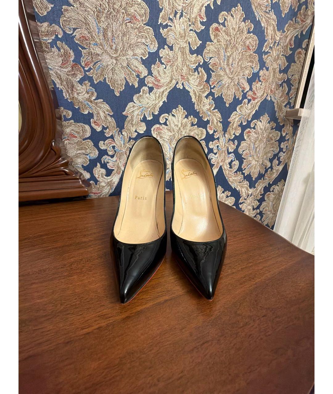 CHRISTIAN LOUBOUTIN Черные туфли из лакированной кожи, фото 2