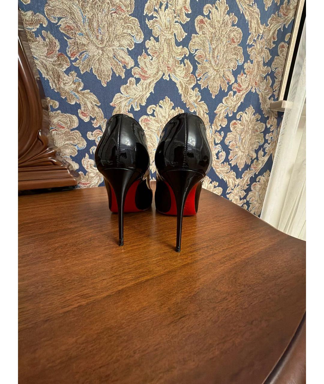 CHRISTIAN LOUBOUTIN Черные туфли из лакированной кожи, фото 3