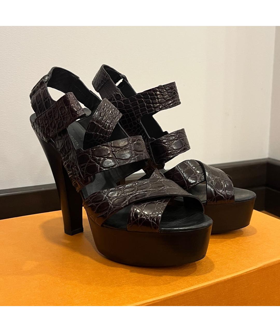 BOTTEGA VENETA Коричневые кожаные босоножки, фото 2