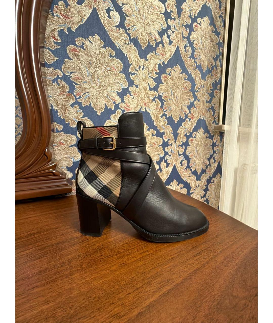 BURBERRY Черные кожаные ботильоны, фото 5