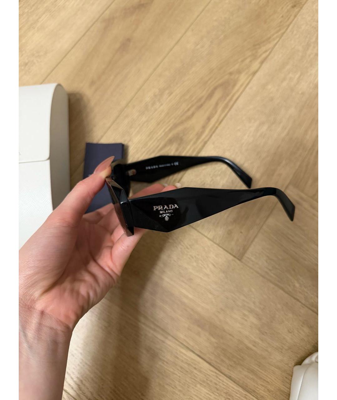 PRADA Черные пластиковые солнцезащитные очки, фото 3