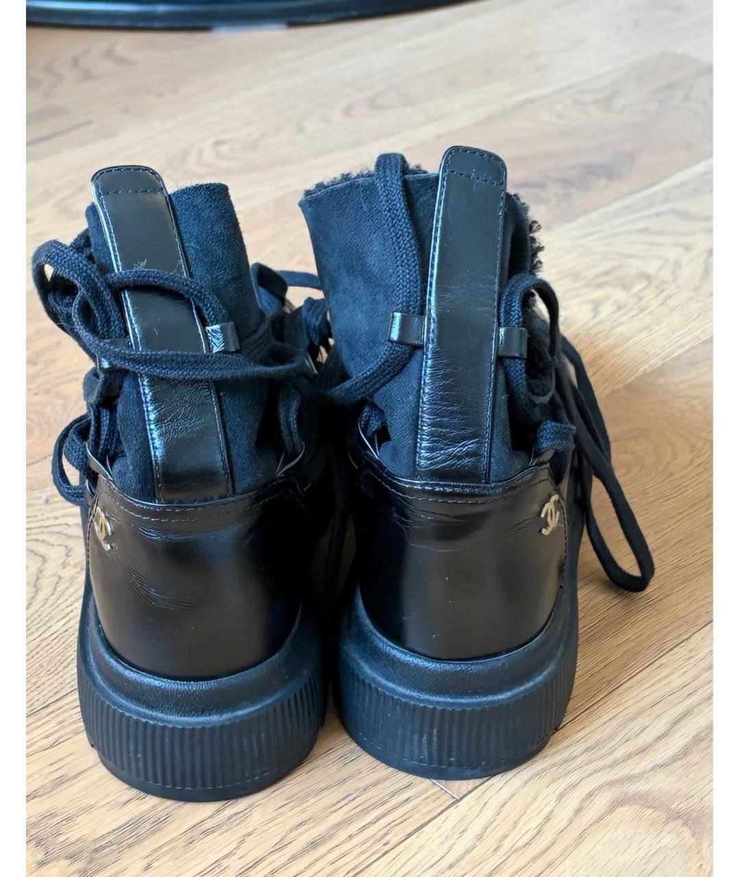 CHANEL Черные полусапоги из лакированной кожи, фото 4