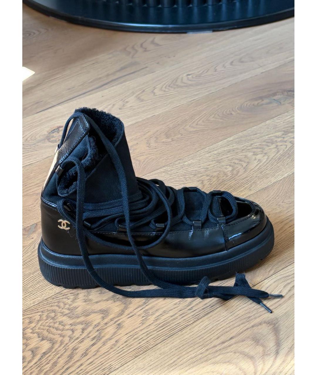 CHANEL Черные полусапоги из лакированной кожи, фото 9