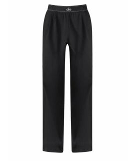 ALO YOGA Спортивные брюки и шорты