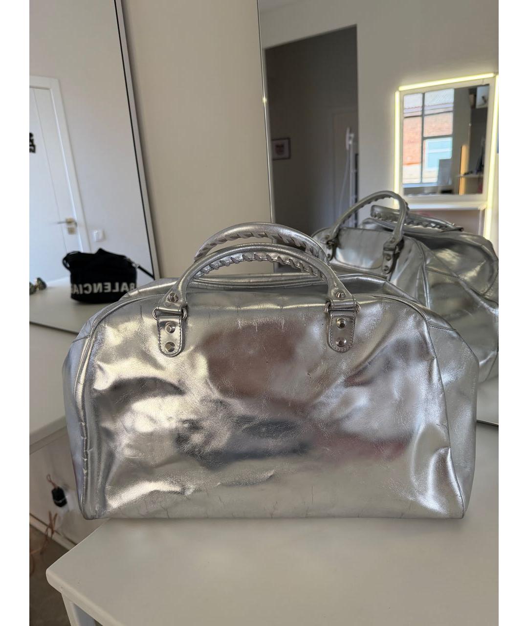 BALENCIAGA Серебряная кожаная сумка с короткими ручками, фото 2
