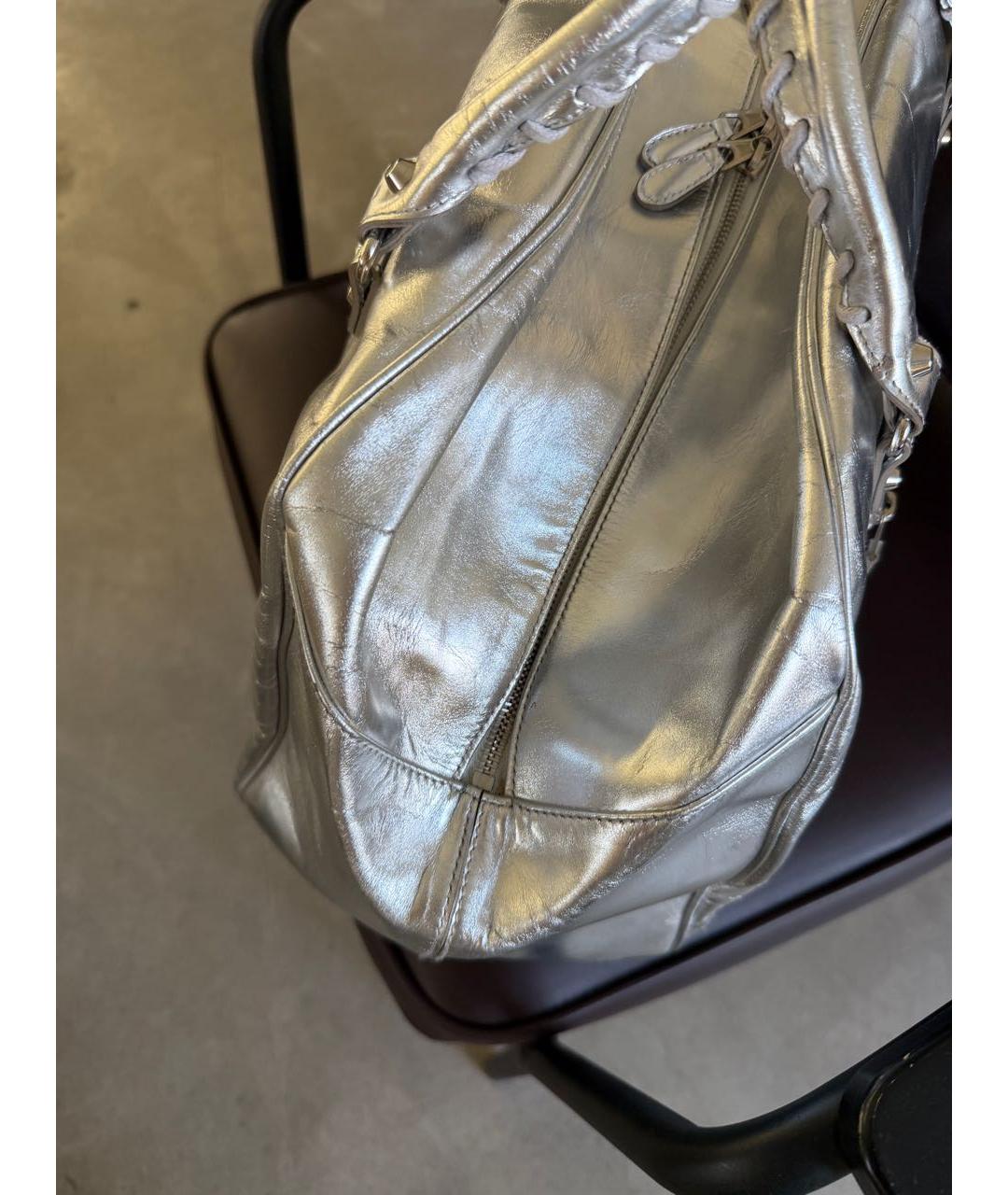 BALENCIAGA Серебряная кожаная сумка с короткими ручками, фото 8