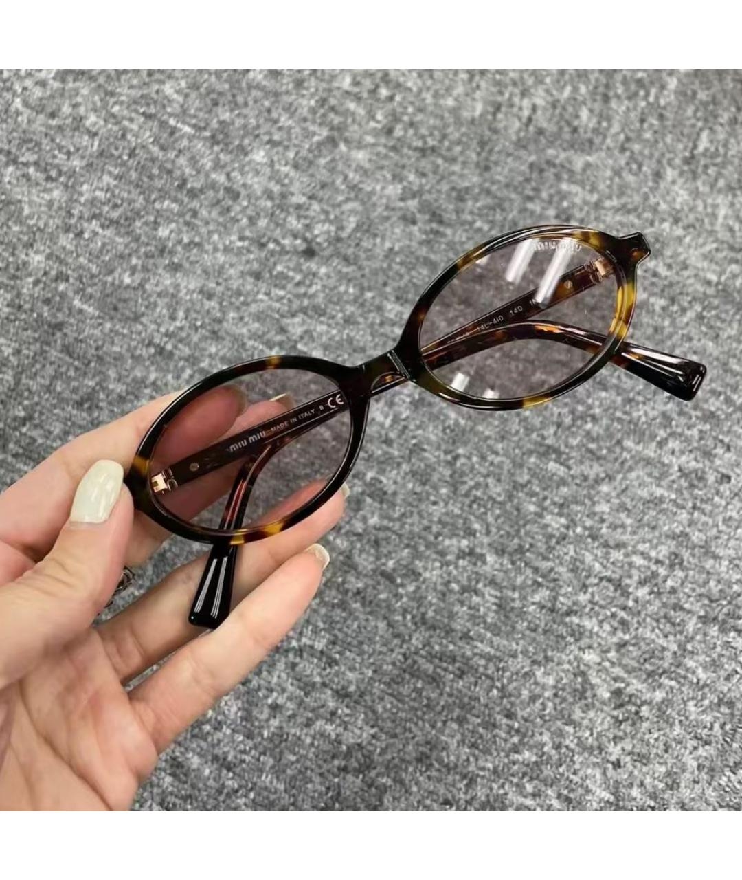 MIU MIU Коричневые пластиковые солнцезащитные очки, фото 3