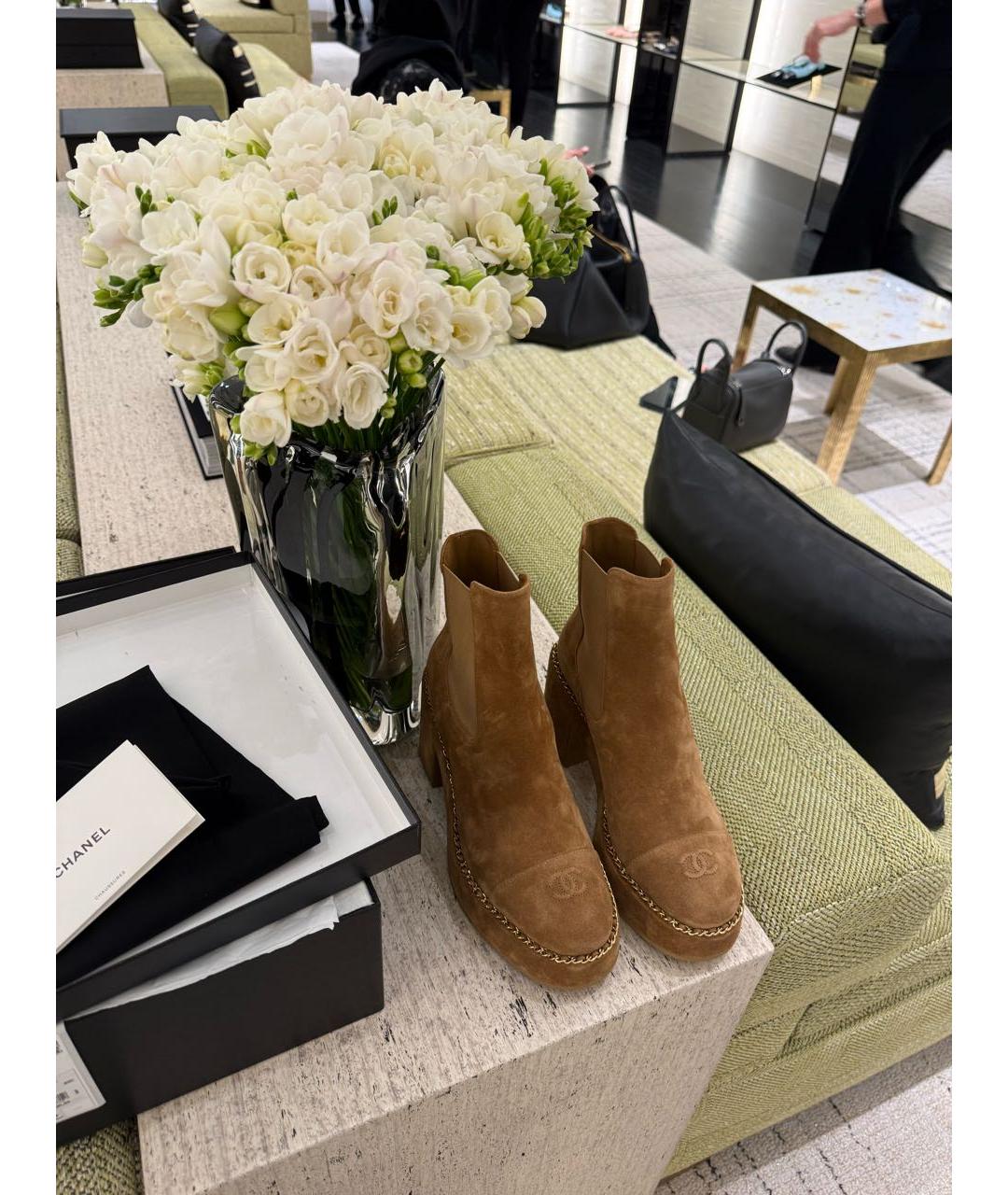CHANEL Бежевые замшевые ботильоны, фото 8