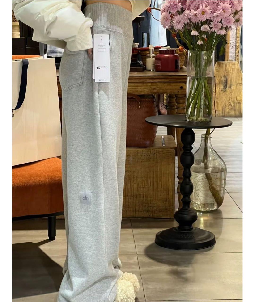 ALO YOGA Серые спортивные брюки и шорты, фото 4