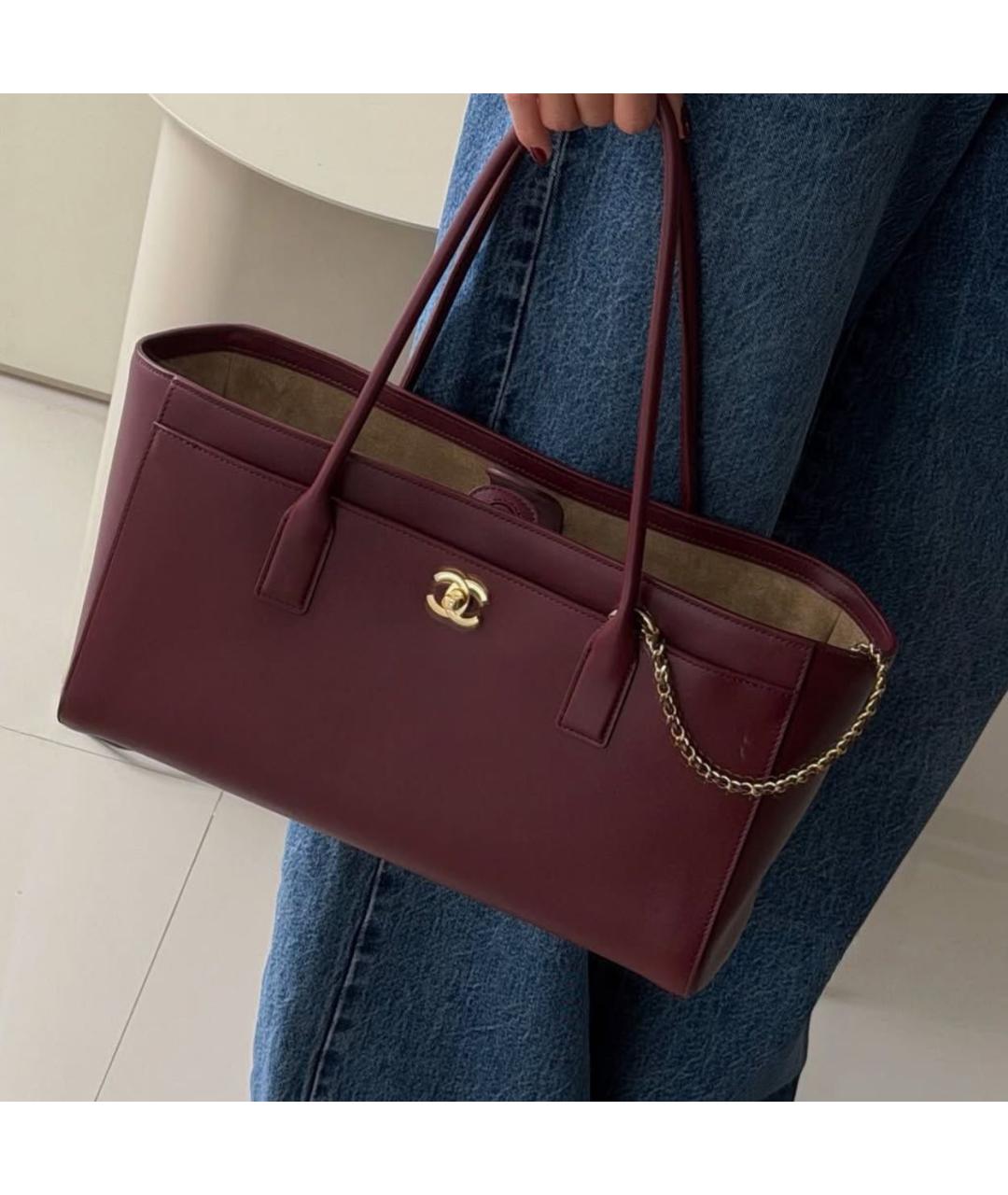 CHANEL Бордовая кожаная сумка с короткими ручками, фото 3