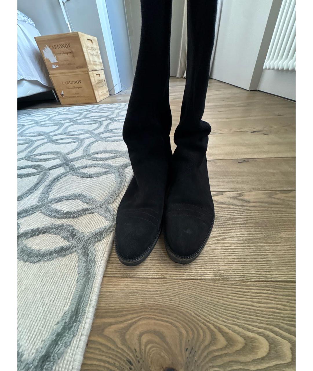 LOUIS VUITTON Черные замшевые ботфорты, фото 2