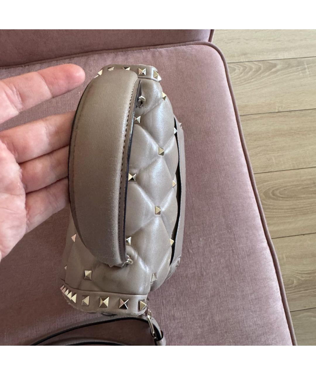 VALENTINO Бежевая кожаная сумка через плечо, фото 3