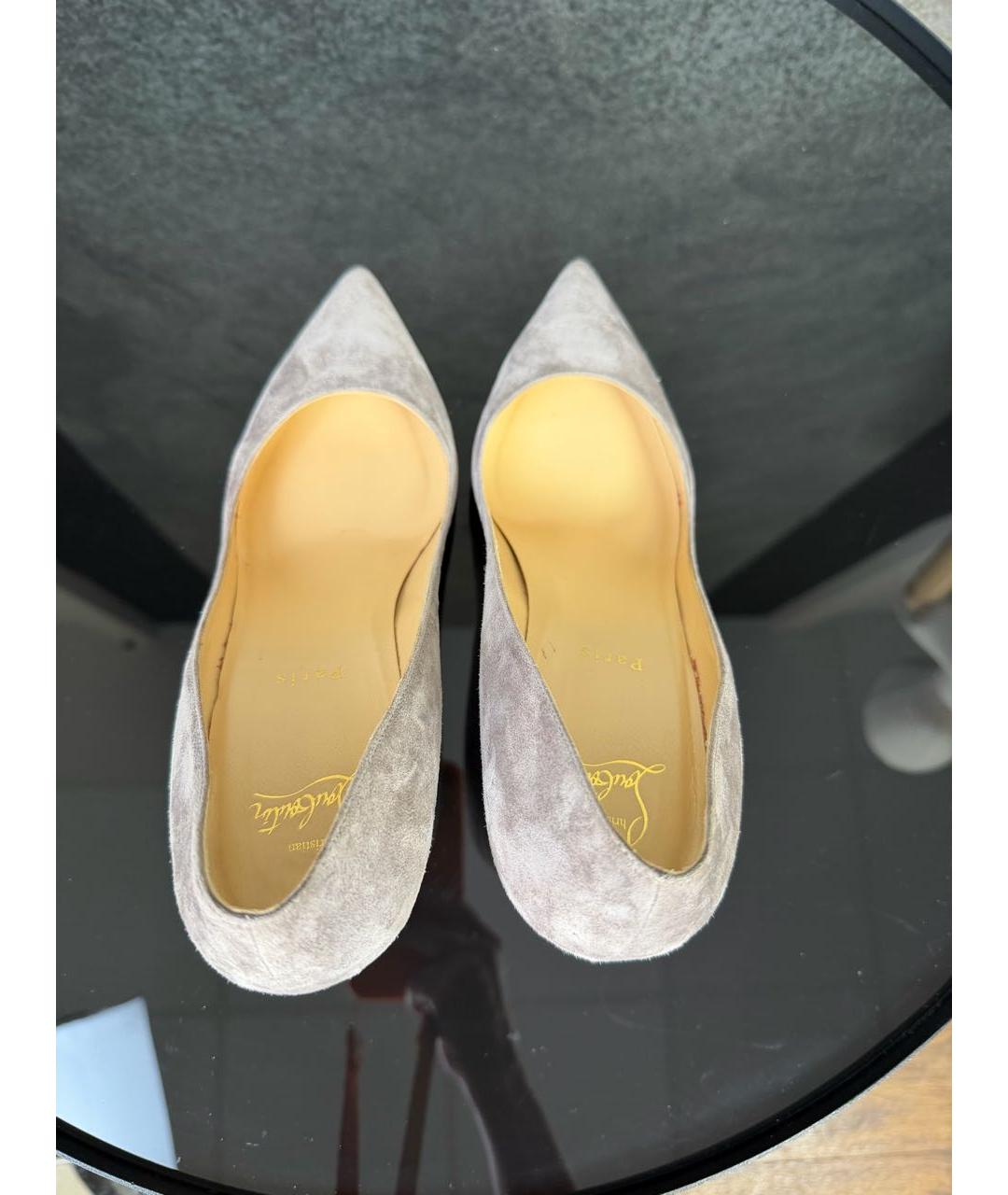 CHRISTIAN LOUBOUTIN Серые замшевые туфли, фото 3