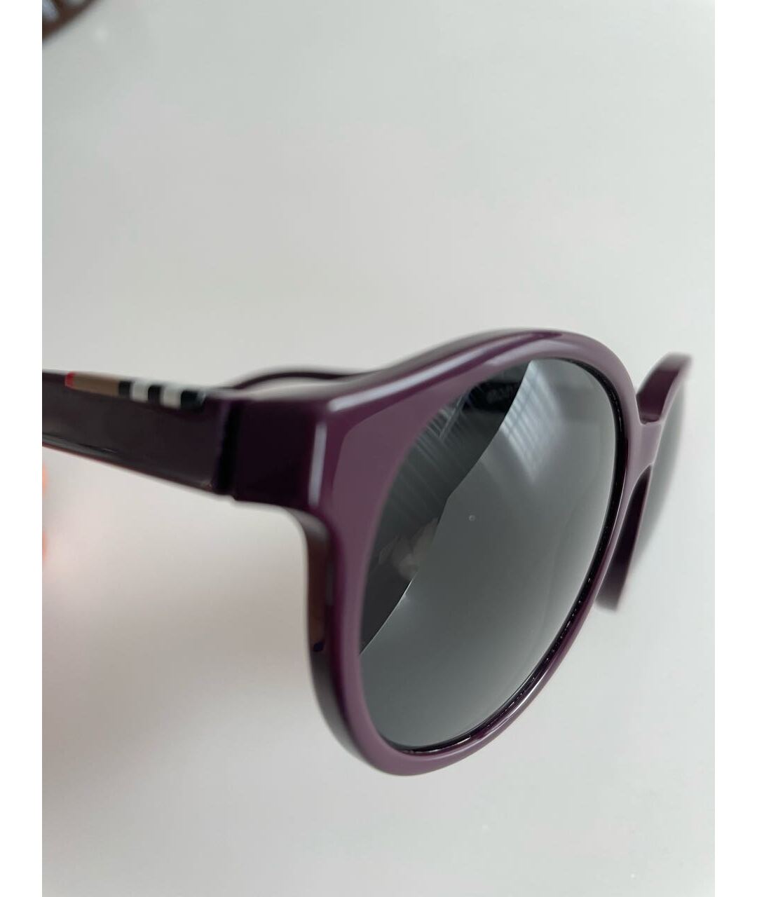 BURBERRY Фиолетовые пластиковые солнцезащитные очки, фото 3